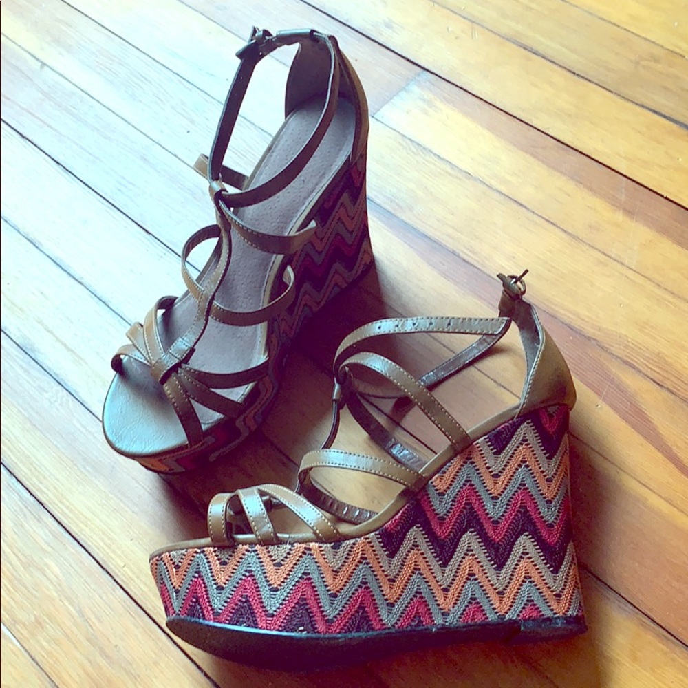 Tan/Colorful Wedges